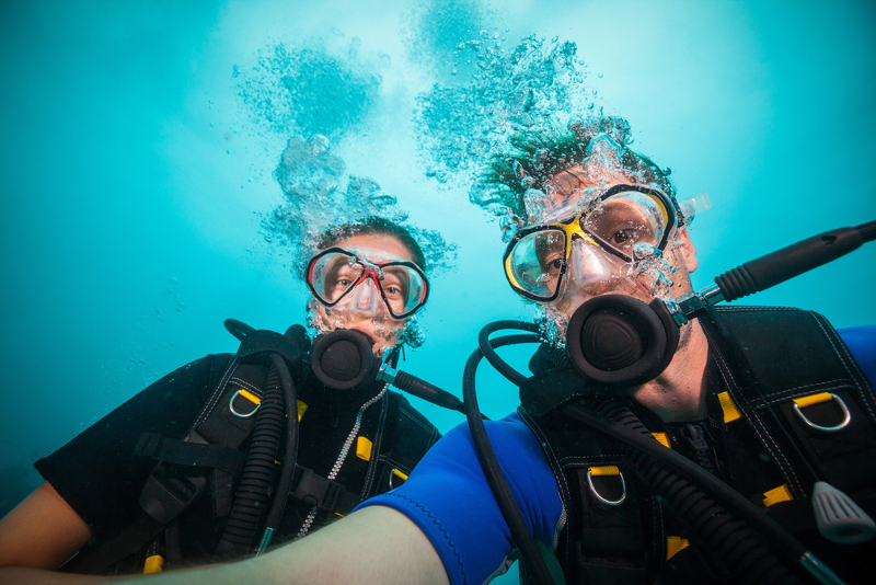 How to Clear Goggles when Scuba Diving?